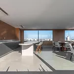 Duplex sofisticado com dois quartos em Pinheiros