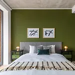 Duplex sofisticado com dois quartos em Pinheiros