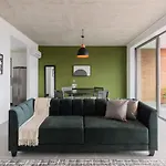 Duplex sofisticado com dois quartos em Pinheiros