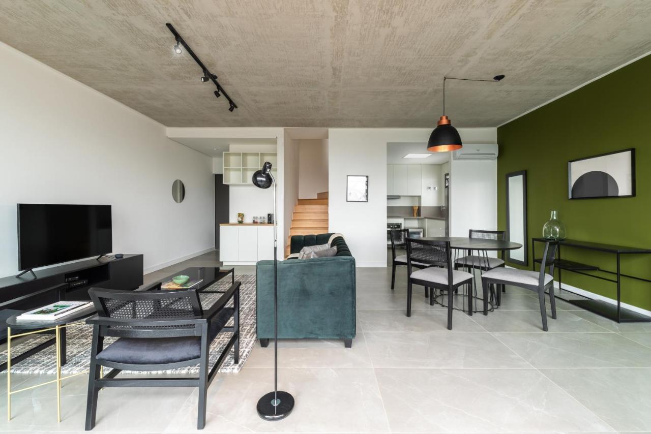 Duplex Sofisticado Com Dois Quartos Em Pinheiros *