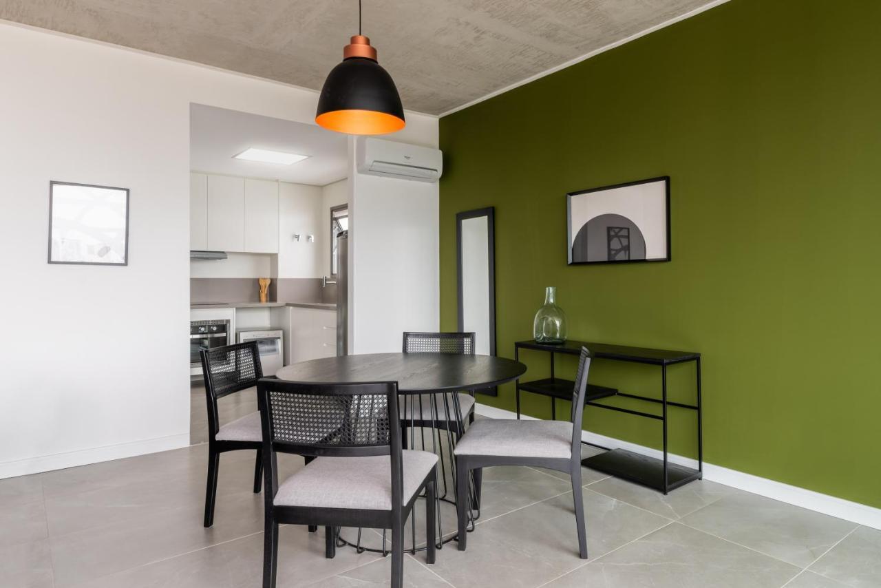 Duplex Sofisticado Com Dois Quartos Em Pinheiros *